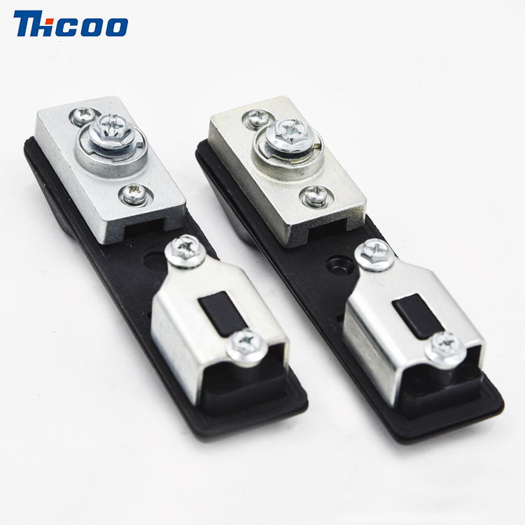 Pressione para abrir o Rocker Lock-A7152